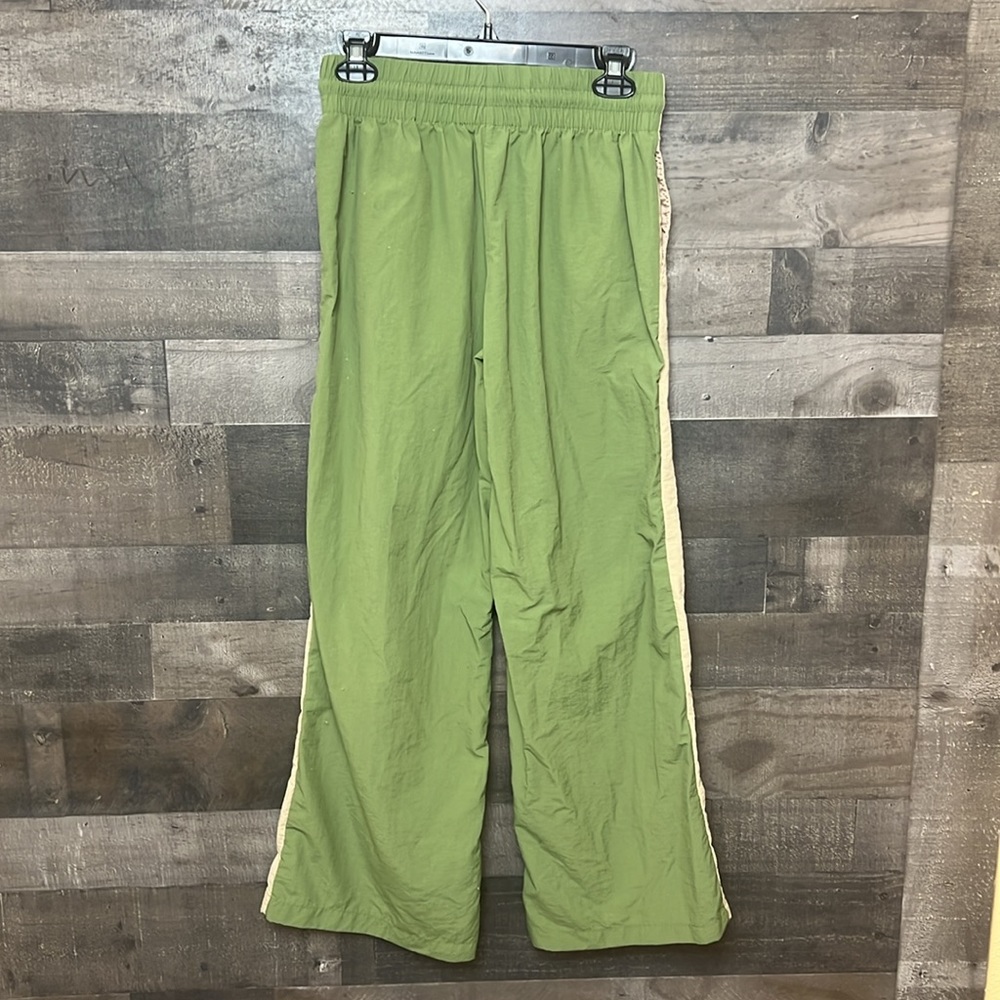 Green Tab and Green Social Scene Athletic Pants - Picture 4 of 6